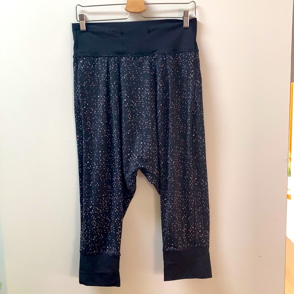 Lululemon Drop It Crop - Picture 8 of 11